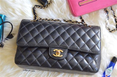 BAG REVIEW: CHANEL CLASSIC FLAP .